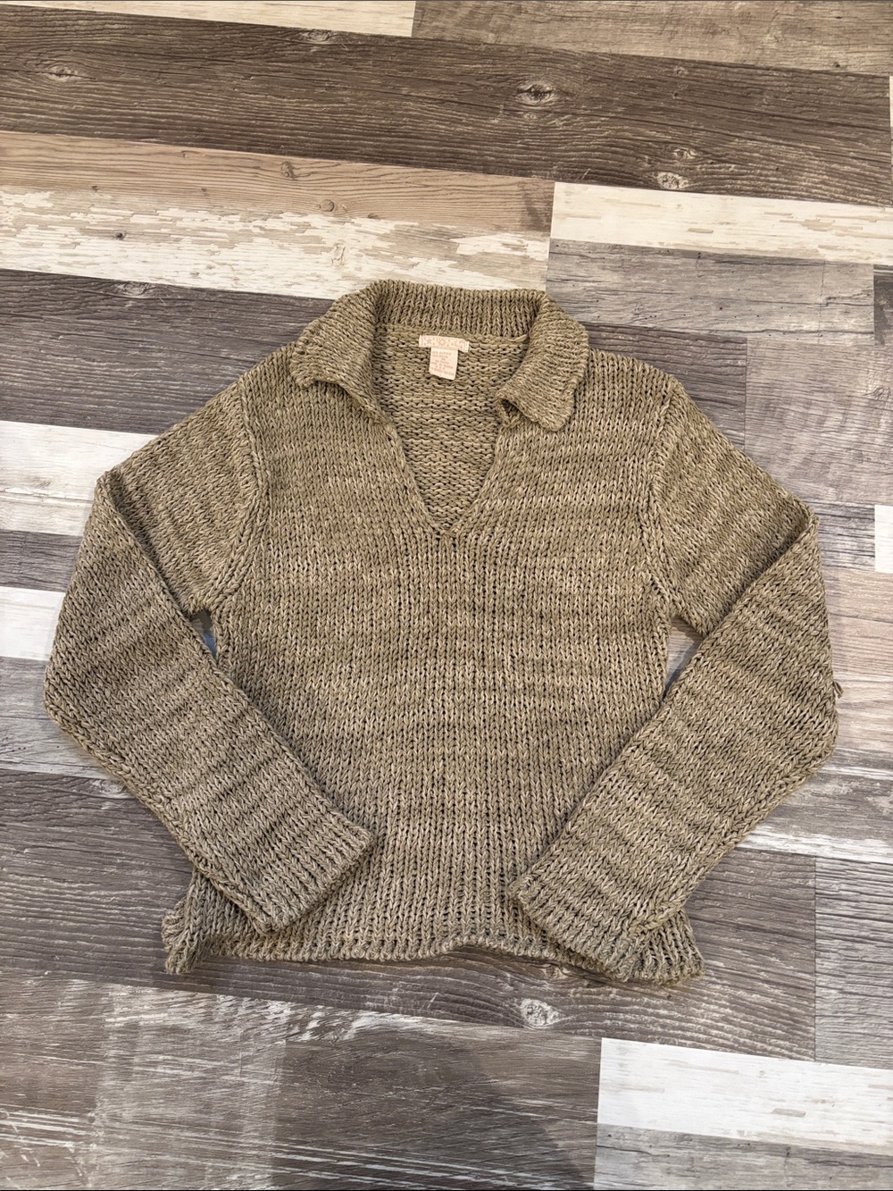 Y2K Women’s Collared V-Neck Knit Cropped Sweater in Taupe